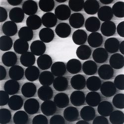 Sűrűsödés 2003. Szén - papír, 40x40 cm