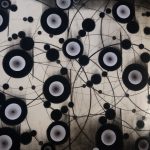 Elemi részecskék III. 2025. Szén - papír, 70x50 cm